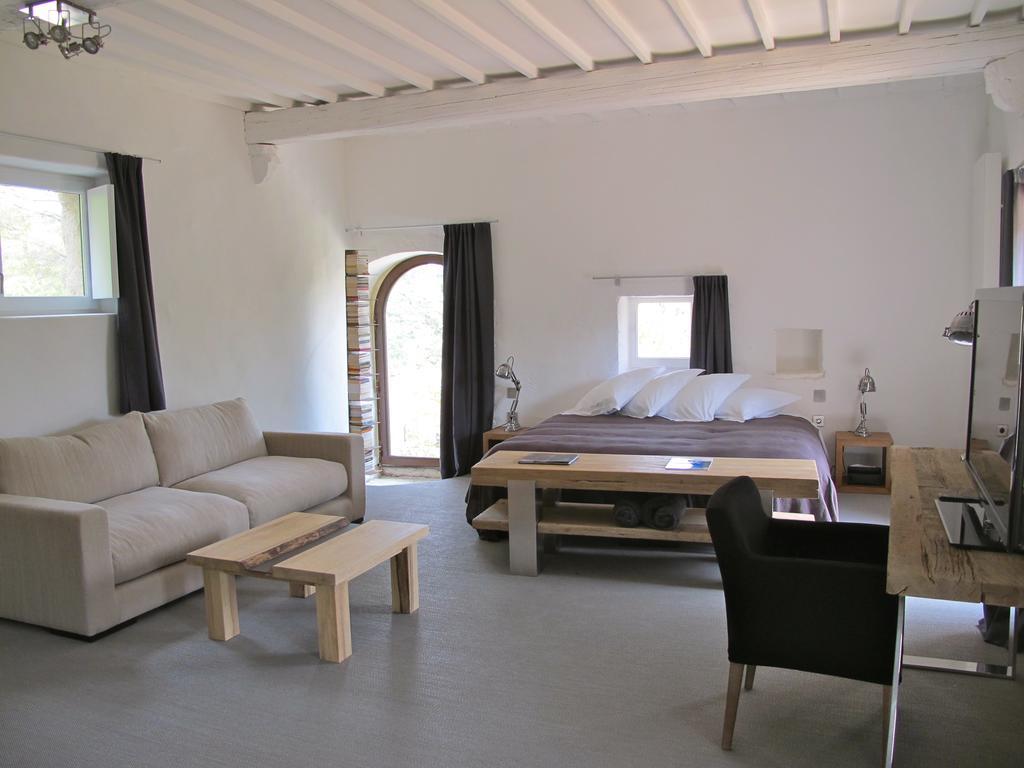Chambres De L'Artemise & Spa Юзес Экстерьер фото