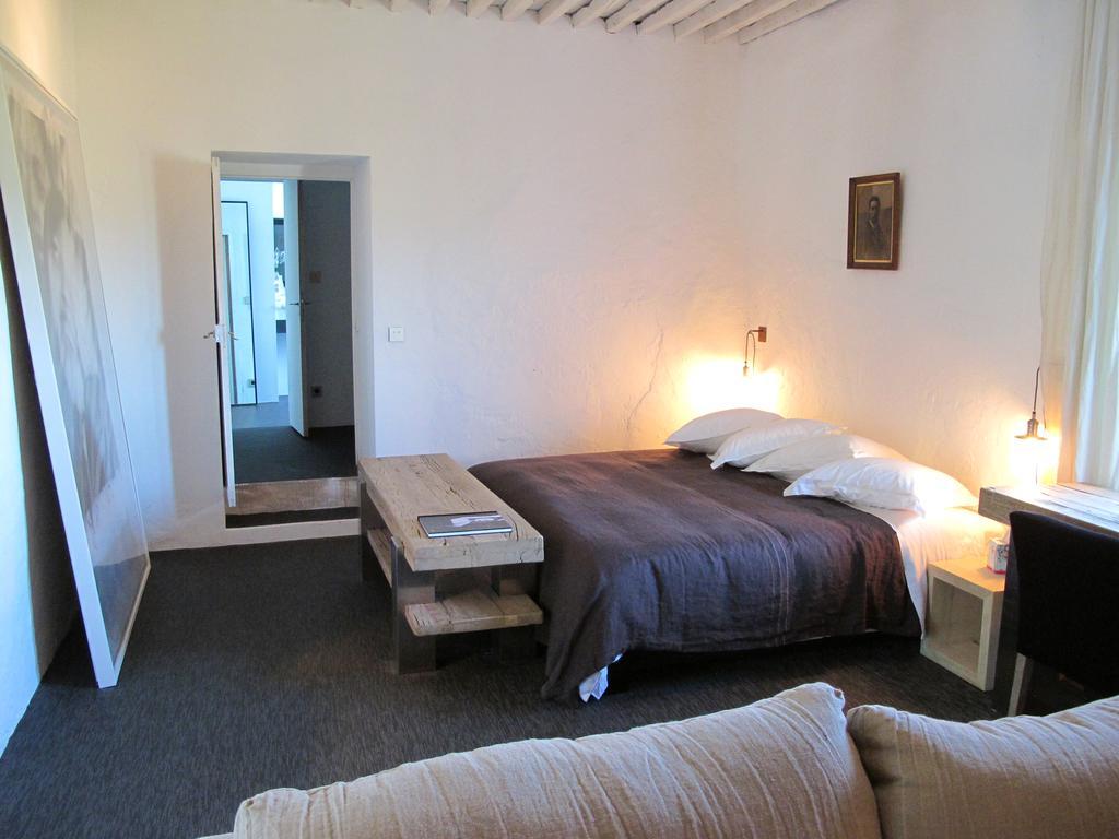 Chambres De L'Artemise & Spa Юзес Экстерьер фото